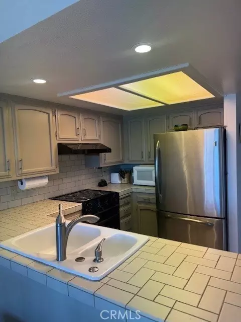 Kitchen - 557 Lucerne St, Cayucos, CA 93430 photo 3 of 6