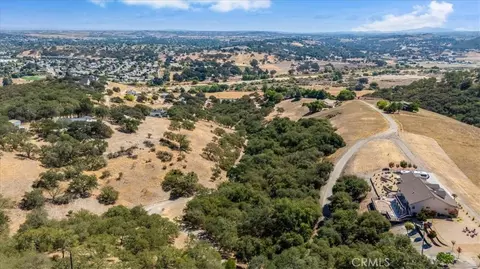 350 Robles Rd, Paso Robles, CA 93446 photo 9