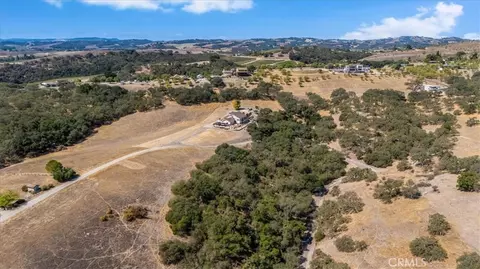 350 Robles Rd, Paso Robles, CA 93446 photo 6