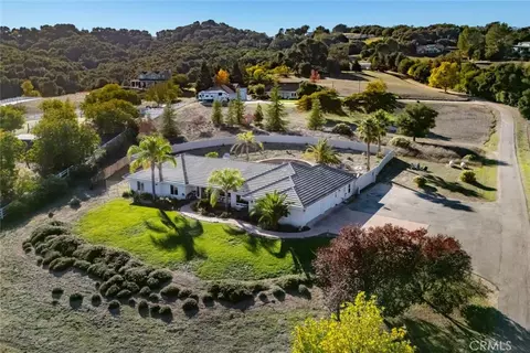 2700 Ardilla Rd, Atascadero, CA 93422