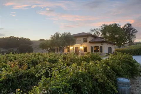 3000 Oakdale Rd, Paso Robles, CA 93446