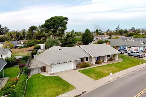 1401 Oak Knoll Dr, Santa Maria, CA 93455
