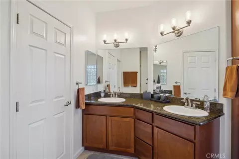 Bath - 2210 Holly Dr, Paso Robles, CA 93446 photo 4 of 5