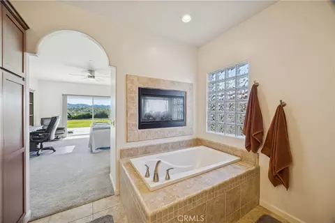 Bath - 2210 Holly Dr, Paso Robles, CA 93446 photo 1 of 5
