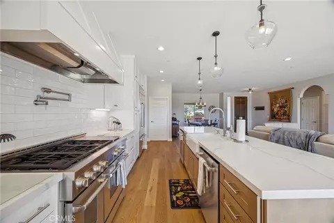 Kitchen - 2210 Holly Dr, Paso Robles, CA 93446 photo 3 of 4