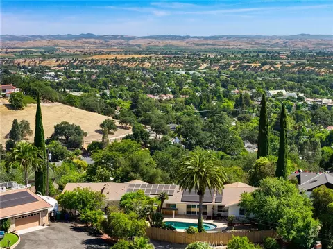 215 Hilltop, Paso Robles, CA 93446