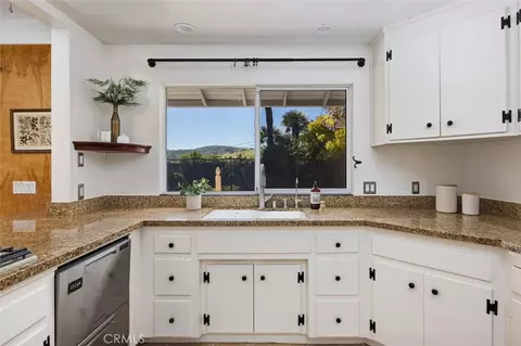 Kitchen - 215 Hilltop, Paso Robles, CA 93446 photo 4 of 4