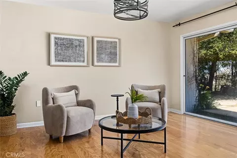 Living - 215 Hilltop, Paso Robles, CA 93446 photo 3 of 9