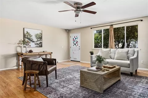 Living - 215 Hilltop, Paso Robles, CA 93446 photo 7 of 9