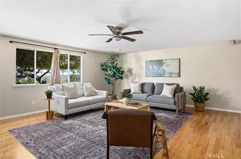 Living - 215 Hilltop, Paso Robles, CA 93446 photo 8 of 9