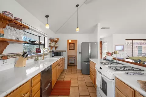 Kitchen - 9750 Random Canyon Way, Creston, CA 93432 photo 5 of 5