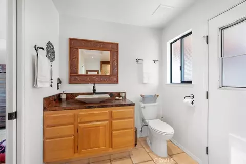 Bath - 9750 Random Canyon Way, Creston, CA 93432 photo 2 of 8