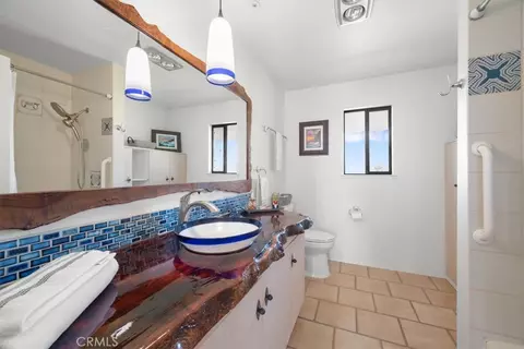 Bath - 9750 Random Canyon Way, Creston, CA 93432 photo 5 of 8