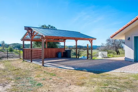 Exterior - 9750 Random Canyon Way, Creston, CA 93432 photo 4 of 21