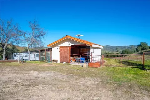 Exterior - 9750 Random Canyon Way, Creston, CA 93432 photo 19 of 21