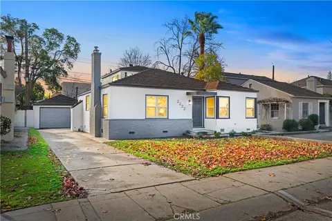 2222 11th, Sacramento, CA 95818