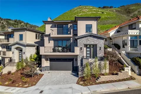 2732 Barcelona St, Pismo Beach, CA 93449