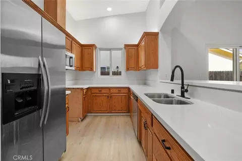 Kitchen - 135 Headwaters, Templeton, CA 93465 photo 3 of 3