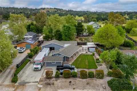 9555 Estrada Ave, Santa Margarita, CA 93453