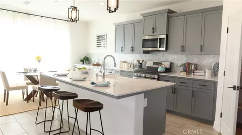 Kitchen - 4254 Oak Knoll Rd, Madera, CA 93636 photo 2 of 3