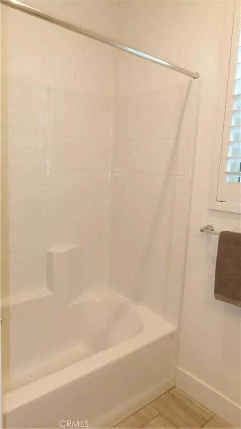 Bath - 4254 Oak Knoll Rd, Madera, CA 93636 photo 2 of 5