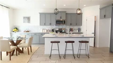 Kitchen - 4254 Oak Knoll Rd, Madera, CA 93636 photo 1 of 3
