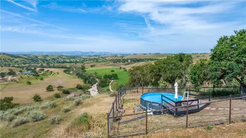 Exterior - 5530 El Pharo, Paso Robles, CA 93446 photo 5 of 9