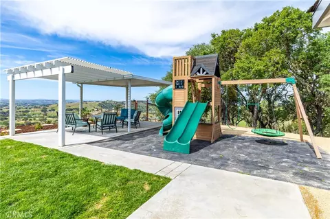 Exterior - 5530 El Pharo, Paso Robles, CA 93446 photo 7 of 9
