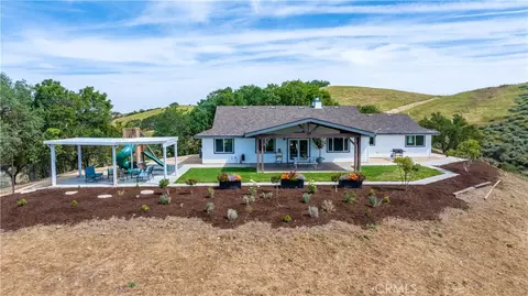 Exterior - 5530 El Pharo, Paso Robles, CA 93446 photo 8 of 9