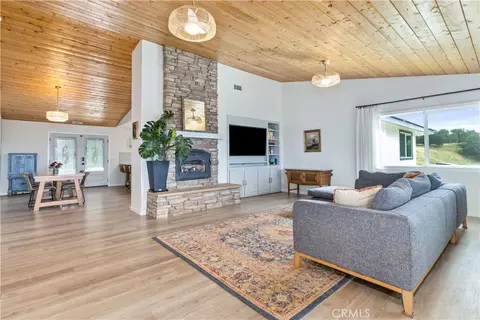 Living - 5530 El Pharo, Paso Robles, CA 93446 photo 1 of 1