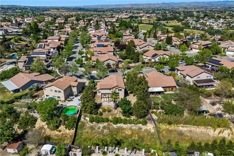 View/Area - 1625 Leah Way, Paso Robles, CA 93446 photo 5 of 7