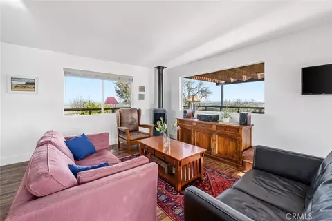 Living - 705 Sequoia Ln, Templeton, CA 93465 photo 8 of 9