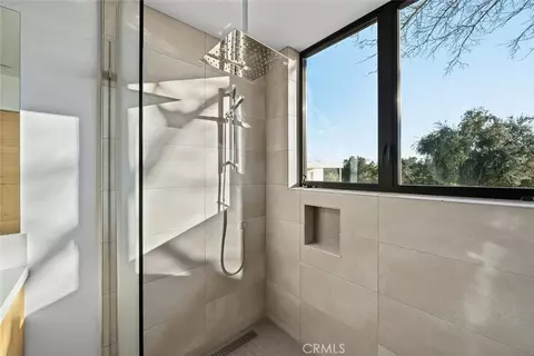 Bath - 705 Sequoia Ln, Templeton, CA 93465 photo 6 of 7