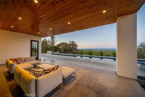 Exterior - 705 Sequoia Ln, Templeton, CA 93465 photo 9 of 17