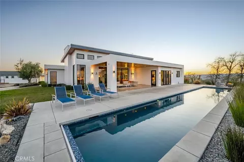 Exterior - 705 Sequoia Ln, Templeton, CA 93465 photo 3 of 17