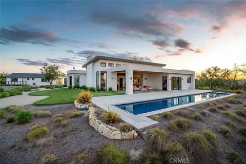 705 Sequoia Ln, Templeton, CA 93465