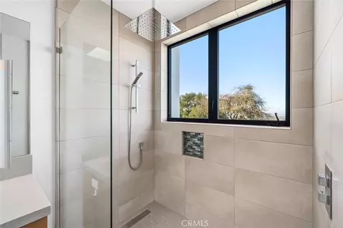 Bath - 705 Sequoia Ln, Templeton, CA 93465 photo 3 of 7