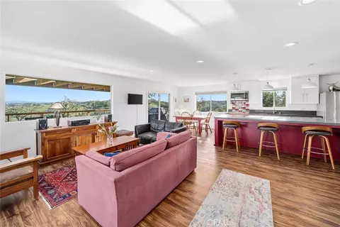 Living - 705 Sequoia Ln, Templeton, CA 93465 photo 6 of 9