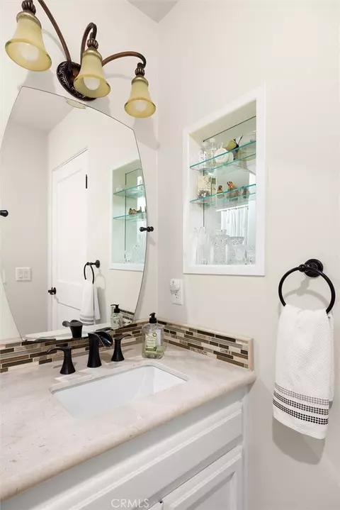 Bath - 927 Osos Way, Paso Robles, CA 93446 photo 1 of 5
