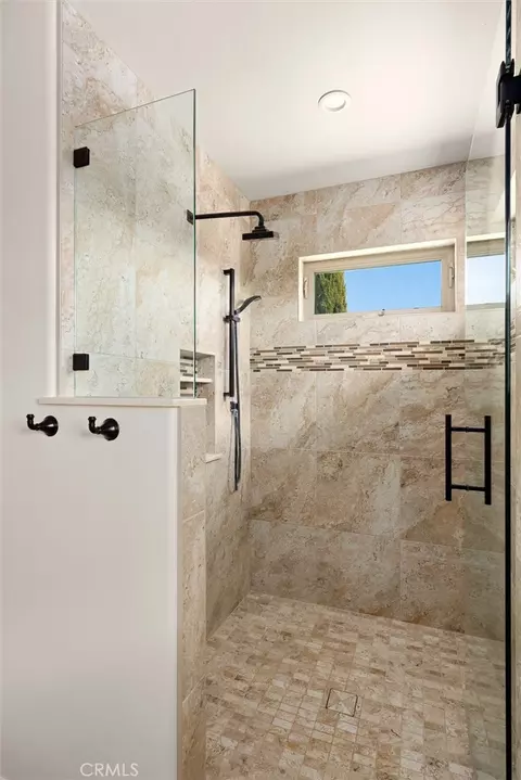 Bath - 927 Osos Way, Paso Robles, CA 93446 photo 4 of 5