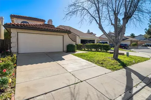 832 Chelsea Ct, Simi Valley, CA 93065