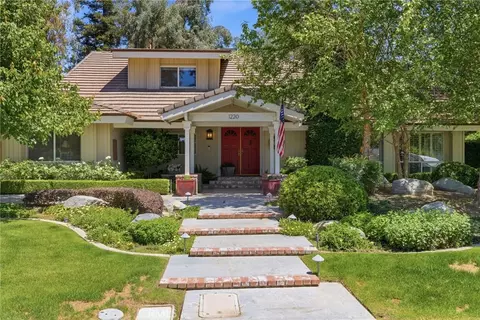 1220 Club View Dr, Bakersfield, CA 93309
