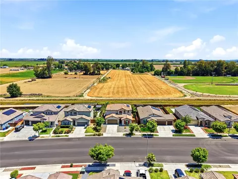 470 Daphne, Lemoore, CA 93245 photo 32