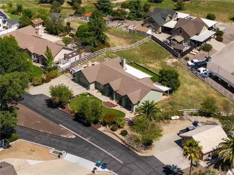 View/Area - 155 Eagle Creek Ct, Atascadero, CA 93422 photo 6 of 20