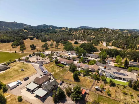 View/Area - 155 Eagle Creek Ct, Atascadero, CA 93422 photo 5 of 11