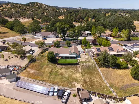 View/Area - 155 Eagle Creek Ct, Atascadero, CA 93422 photo 3 of 11