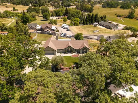 View/Area - 155 Eagle Creek Ct, Atascadero, CA 93422 photo 3 of 20