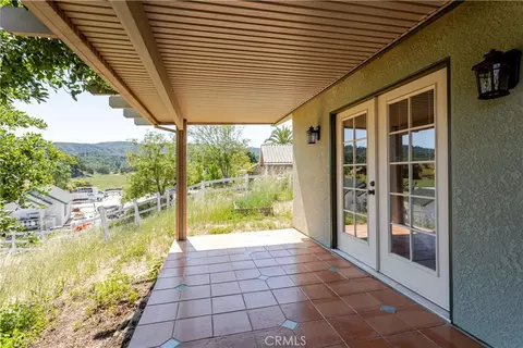 Exterior - 155 Eagle Creek Ct, Atascadero, CA 93422 photo 3 of 10