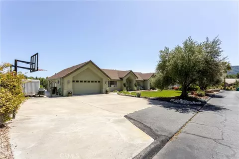 Exterior - 155 Eagle Creek Ct, Atascadero, CA 93422 photo 10 of 14