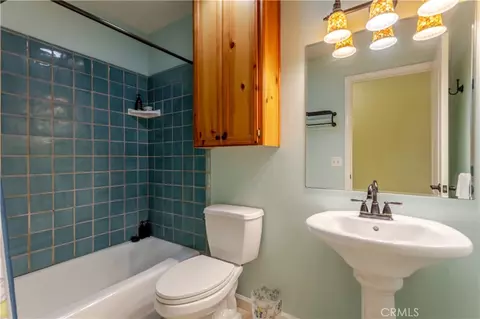 Bath - 155 Eagle Creek Ct, Atascadero, CA 93422 photo 1 of 3